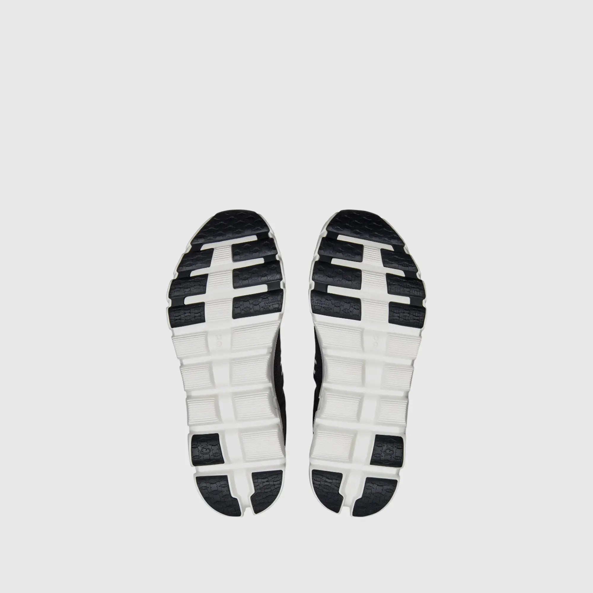 On Men's Cloud Flow 4 Black White - Air Studio