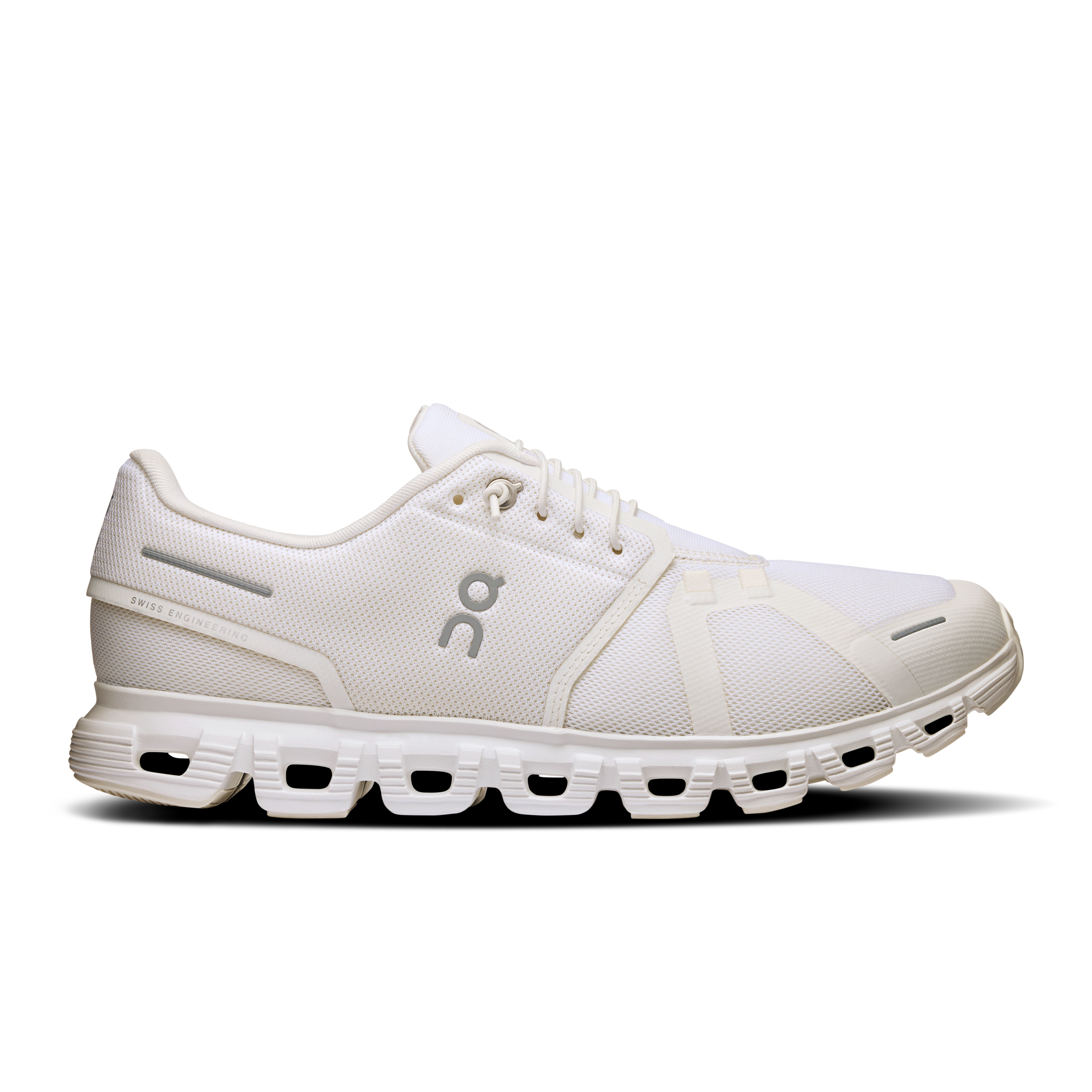 On women's cloud 6 lifestyle shoe in white